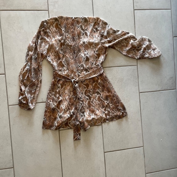 Guess Snake Print Romper-SIZE S - Picture 2 of 4